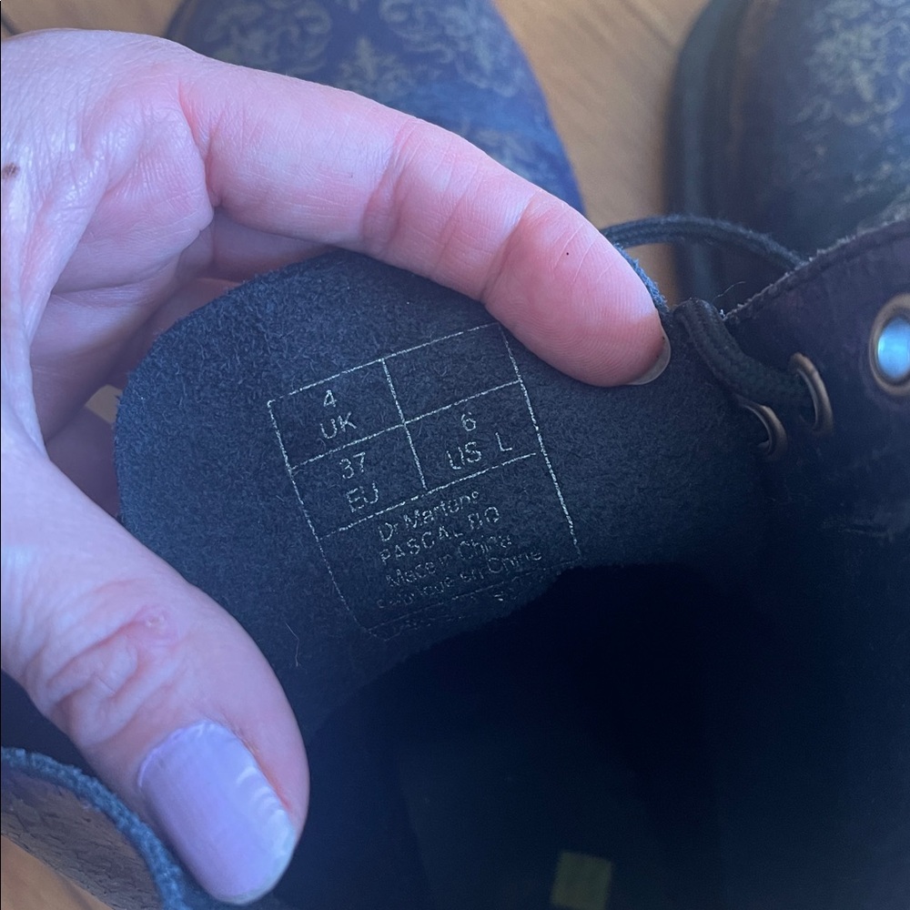 Beautiful Dr. Martens 1460 Gold Brocade Surya - Picture 3 of 13